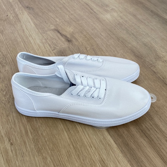 Universal Thread Shoes New Womens Universal Thread Lunea Sneakers